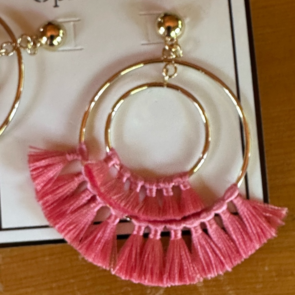 💥 $5 if bundled - Ophelia Roe Gold and Pink Tassel Hoop Earrings - Picture 2 of 5